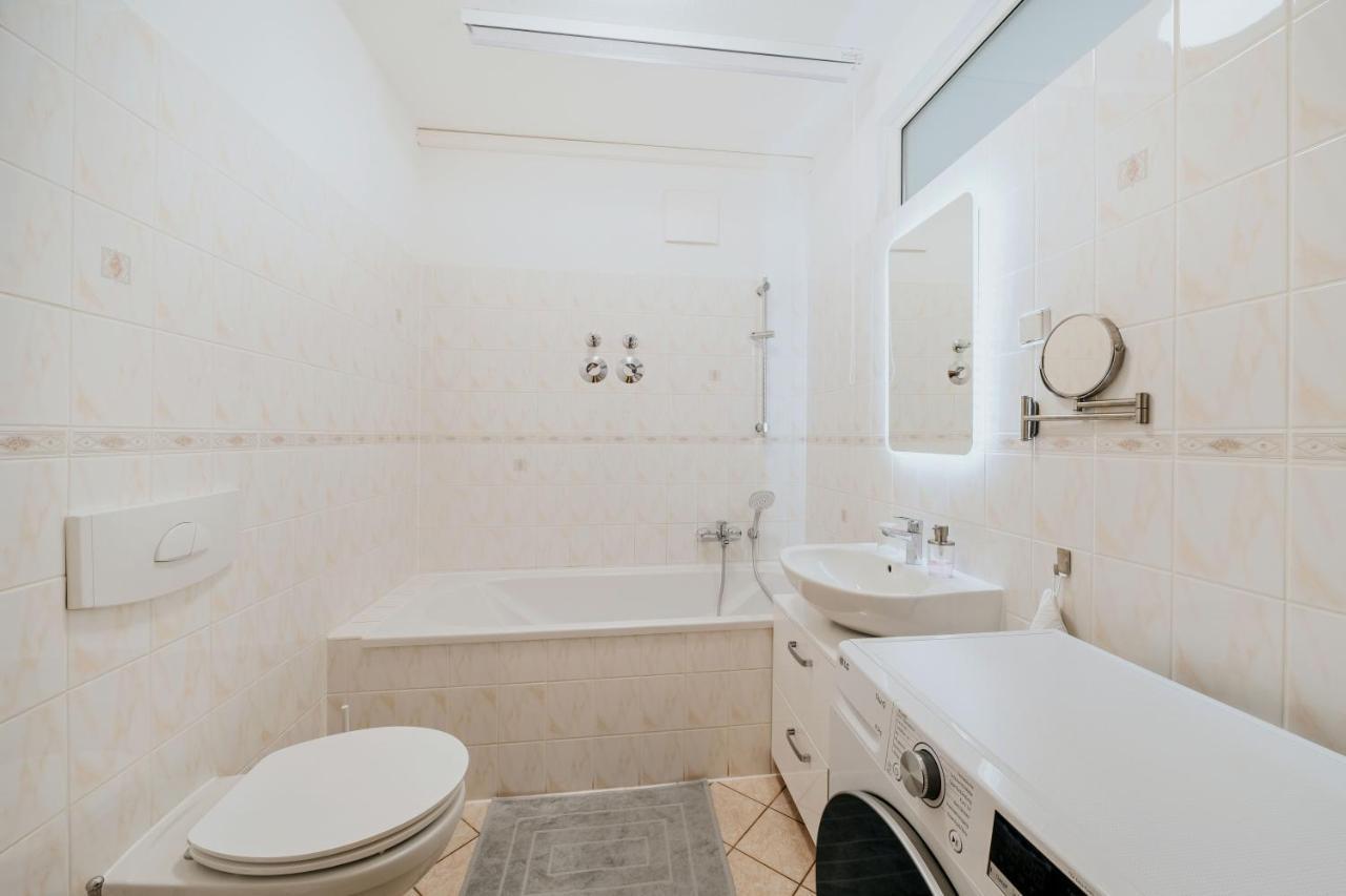 Blissplace 3 Zi Premium Apartment Nahe Getec Arena Mit Kingsize Betten Und Balkon 马格德堡 外观 照片